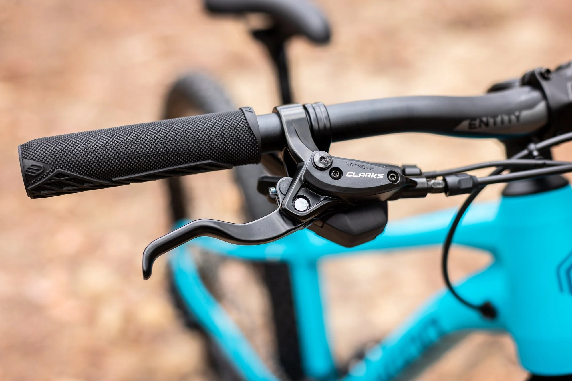 Polygon Xtrada 24 - Kids Mountain Bike - Image 11